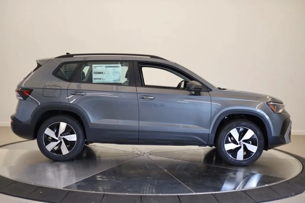 2025 Volkswagen Taos S photo 1