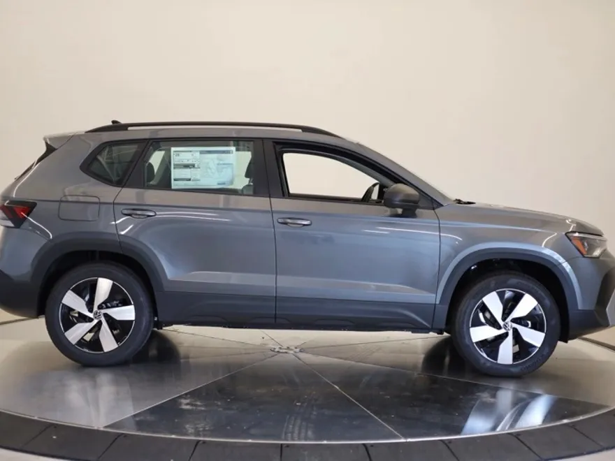 2025 Volkswagen Taos S photo 1