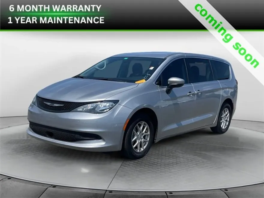 2021 Chrysler Voyager LX photo 1