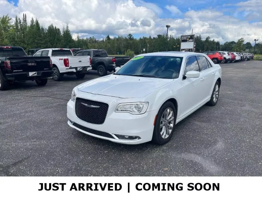 2016 Chrysler 300 photo 1