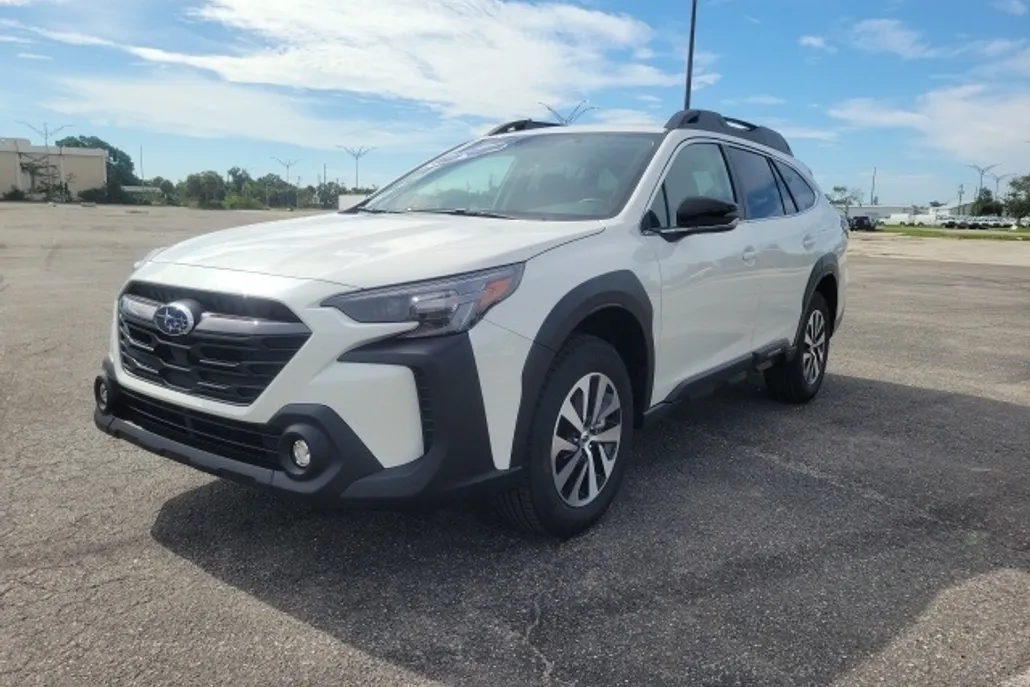 2025 Subaru Outback Premium photo 1