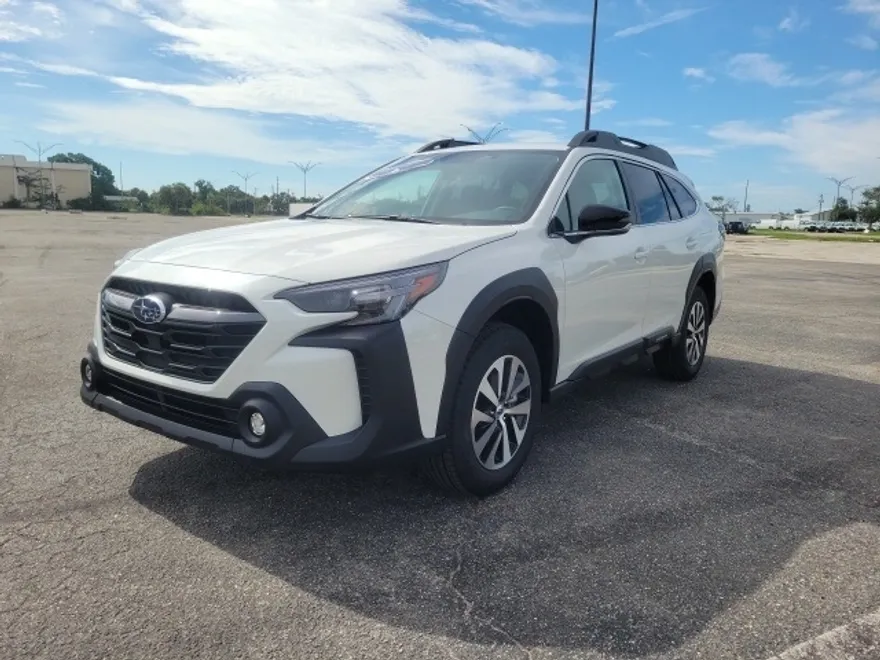 2025 Subaru Outback Premium photo 1