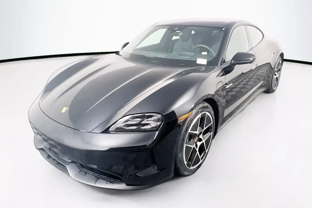 2025 Porsche Taycan 4 photo 1