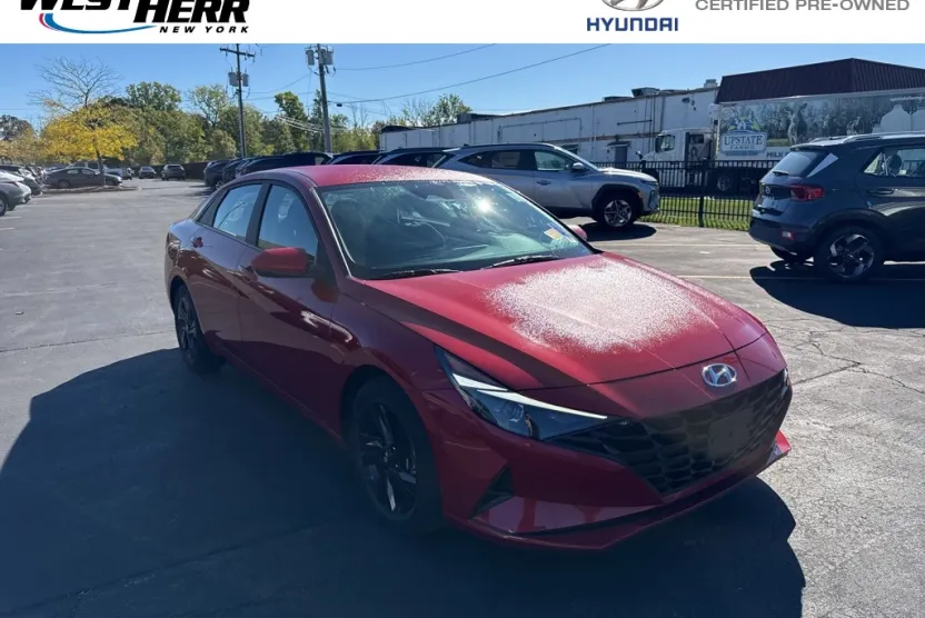 2023 Hyundai Elantra SEL photo 1