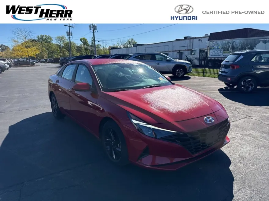 2023 Hyundai Elantra SEL photo 1