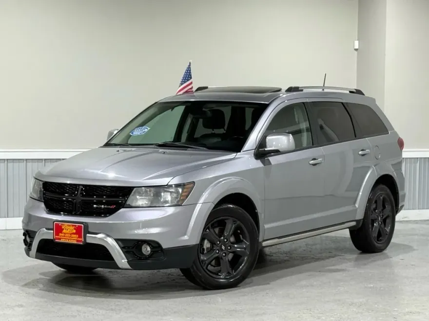 2020 Dodge Journey Crossroad photo 1