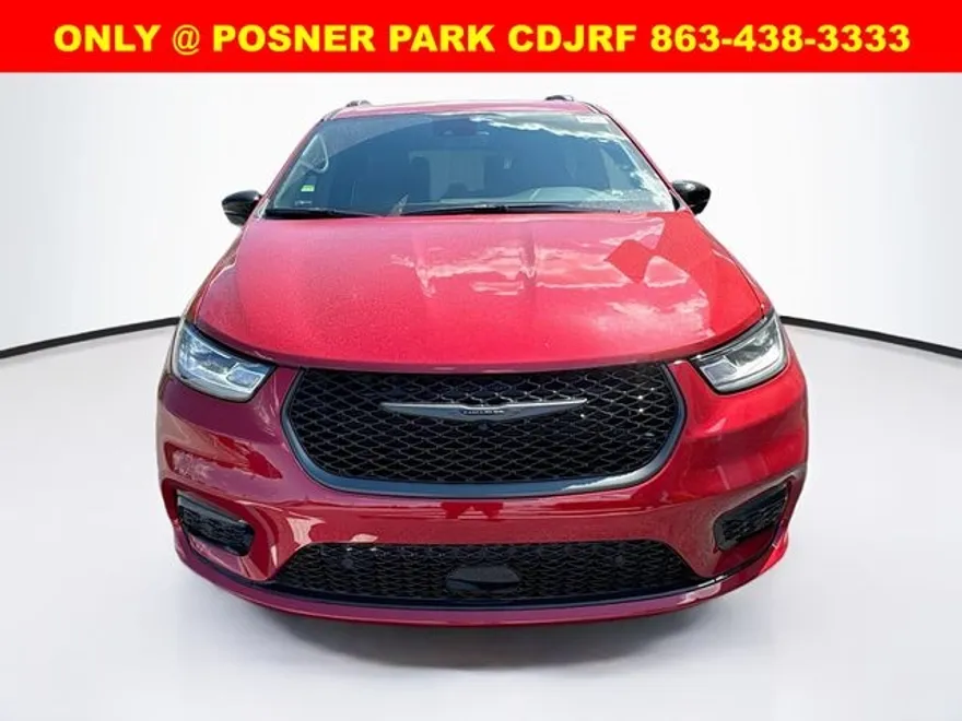 2026 Chrysler Pacifica Limited photo 2