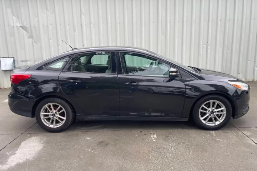 2015 Ford Focus SE photo 1
