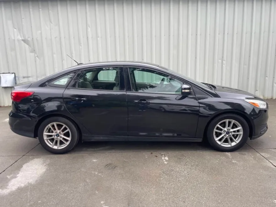 2015 Ford Focus SE photo 1