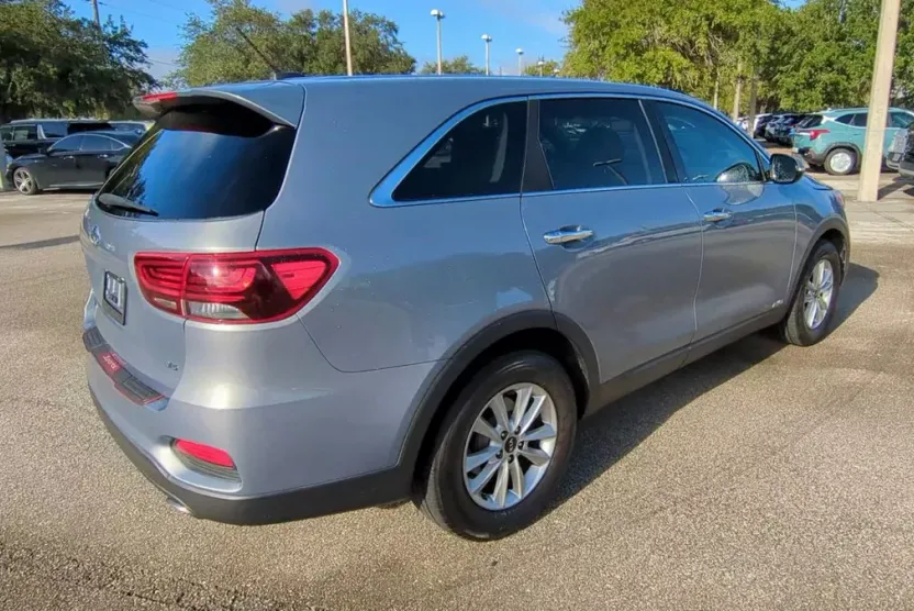 2020 Kia Sorento LX photo 1