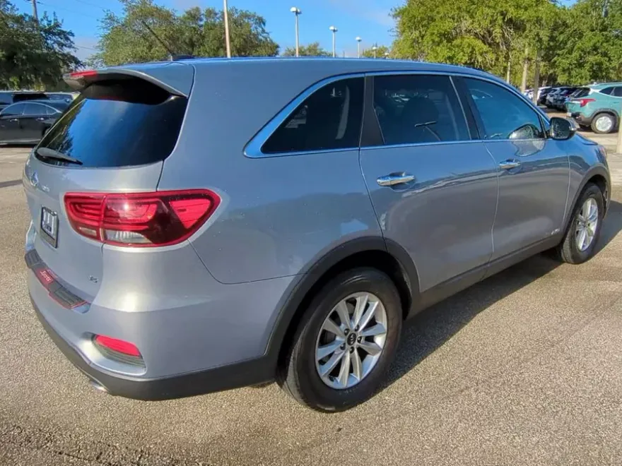 2020 Kia Sorento LX photo 1