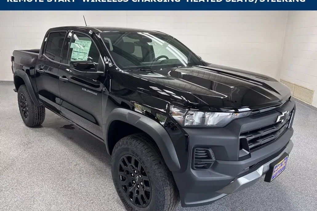 2026 Chevrolet Colorado Trail Boss photo 1