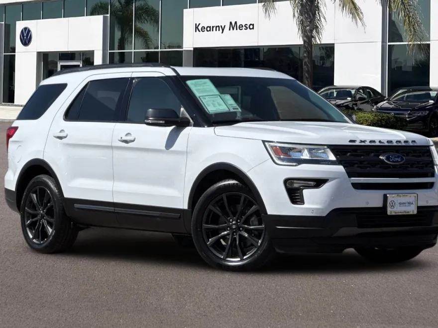 2019 Ford Explorer XLT photo 1