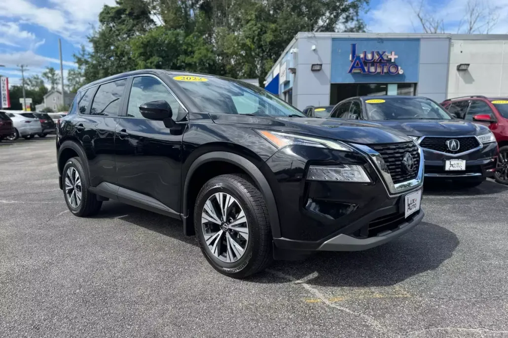 2022 Nissan Rogue SV photo 1