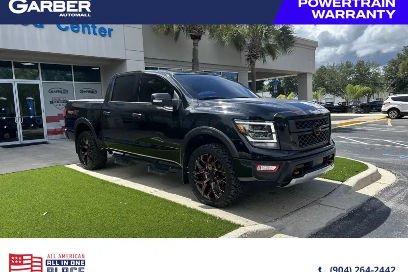 2023 Nissan Titan PRO-4X photo 1