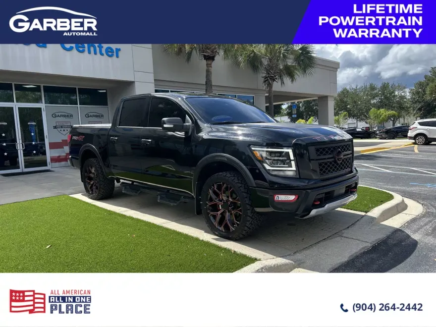 2023 Nissan Titan PRO-4X photo 1