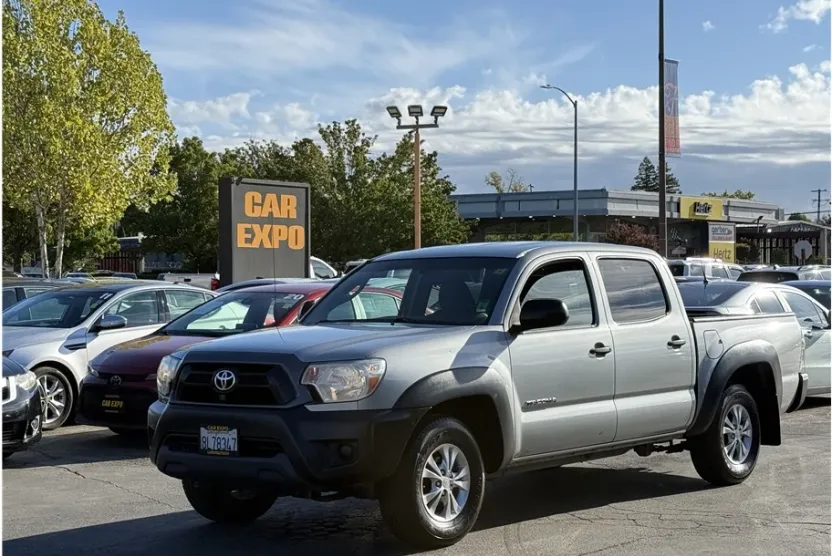 2015 Toyota Tacoma Double Cab photo 1