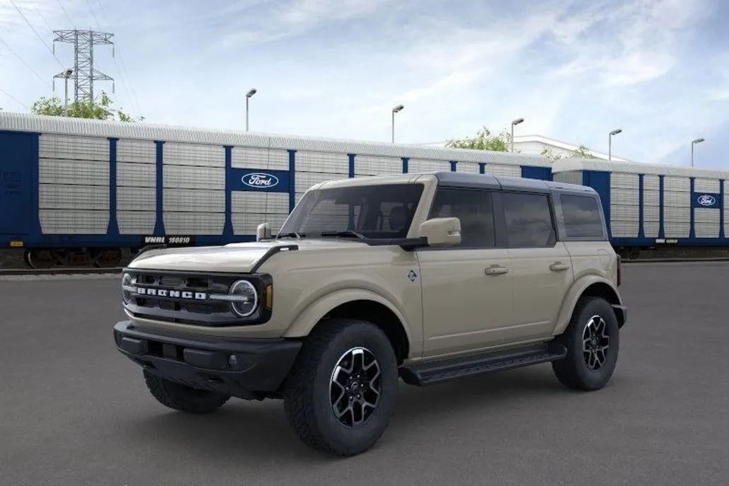 2025 Ford Bronco Outer Banks photo 1
