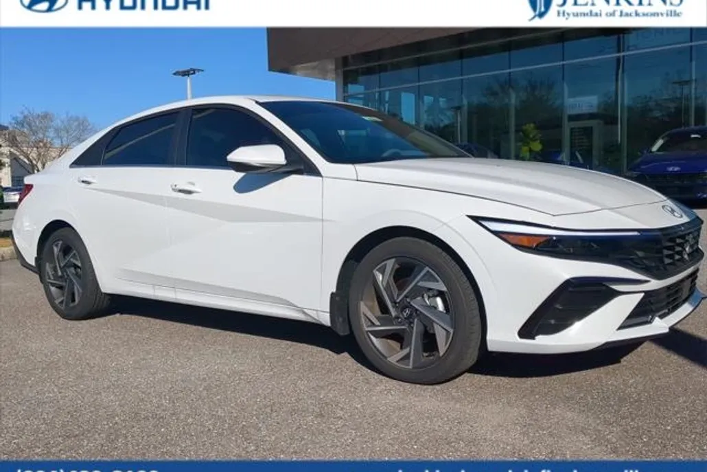 2025 Hyundai Elantra SEL Convenience photo 1