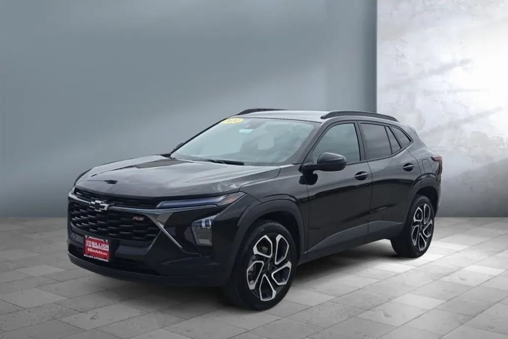 2024 Chevrolet Trax photo 1