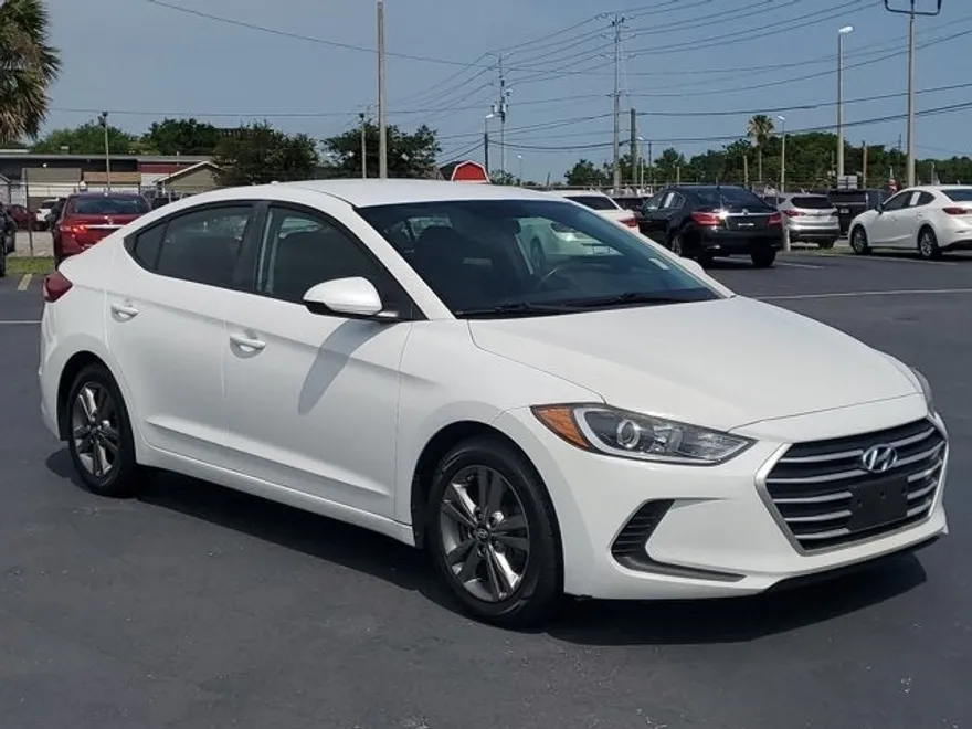 2017 Hyundai Elantra SE photo 1
