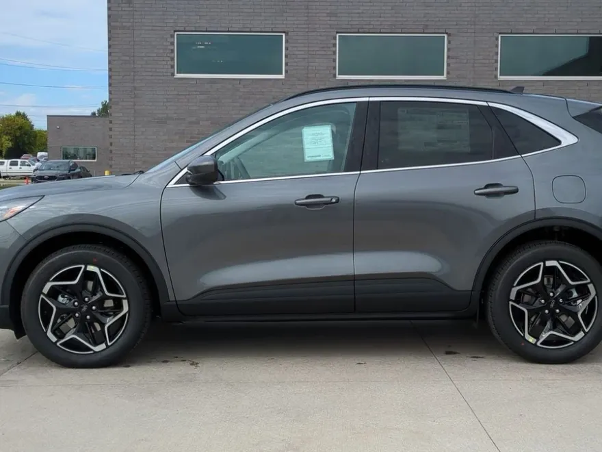 2025 Ford Escape Platinum photo 1