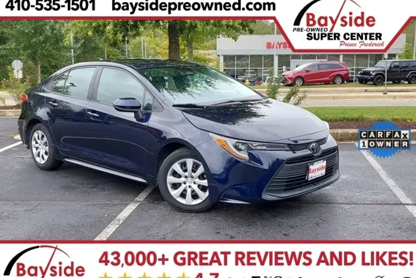 2023 Toyota Corolla LE photo 1