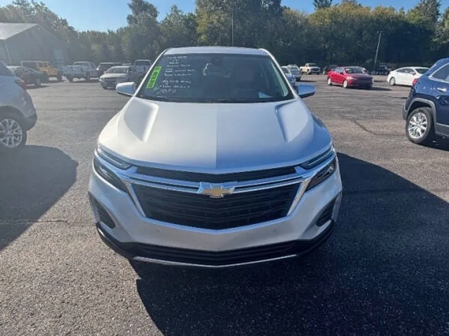 2022 Chevrolet Equinox LT photo 1
