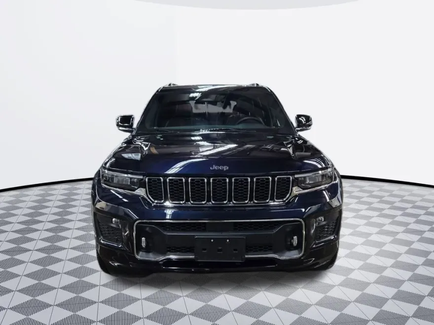 2023 Jeep Grand Cherokee Overland photo 1