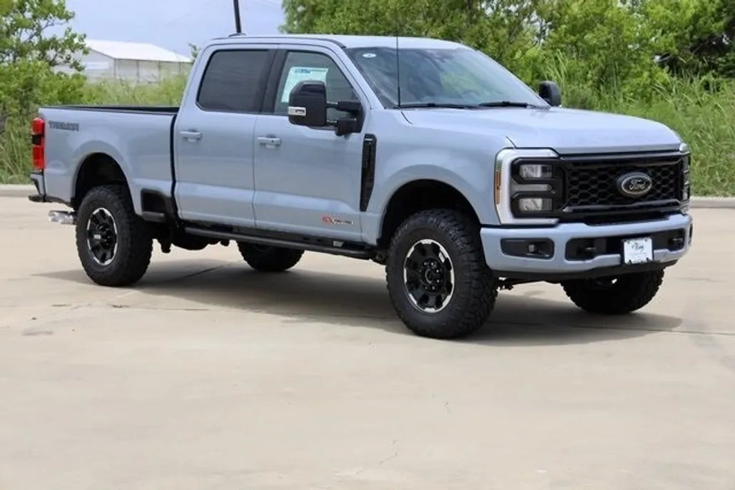 2025 Ford F-350 photo 1