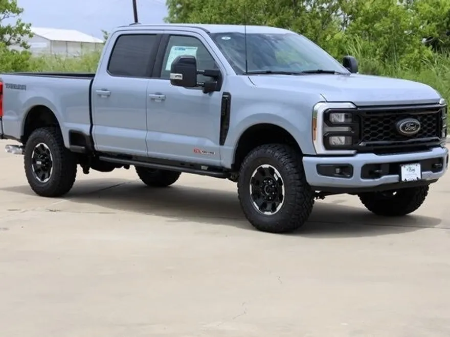 2025 Ford F-350 photo 1