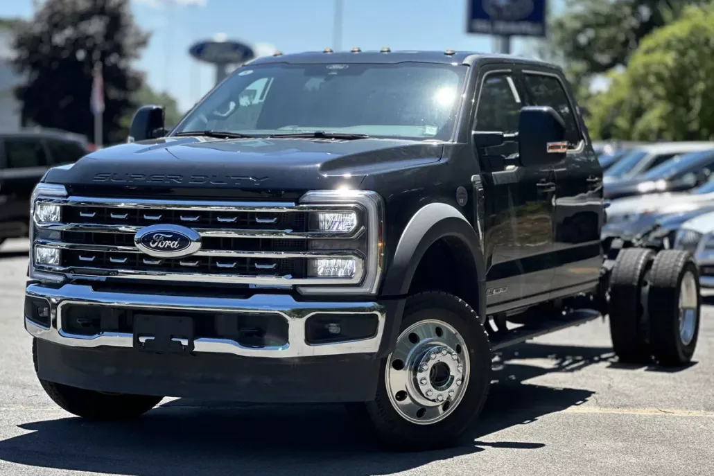 2025 Ford F-450 Lariat photo 1