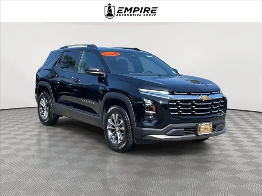 2025 Chevrolet Equinox LT photo 1
