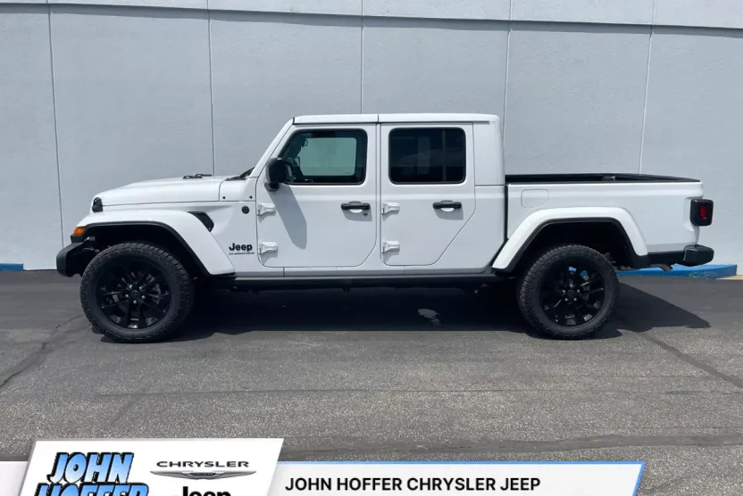 2025 Jeep Gladiator Sport photo 1