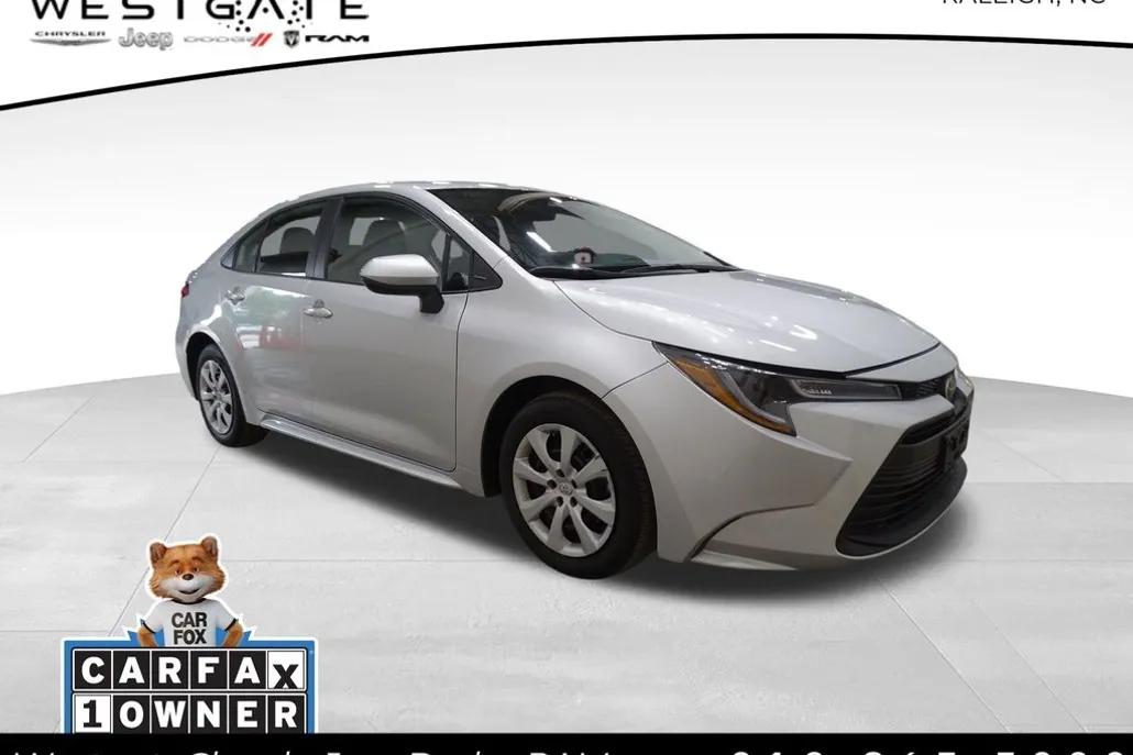 2023 Toyota Corolla LE photo 1
