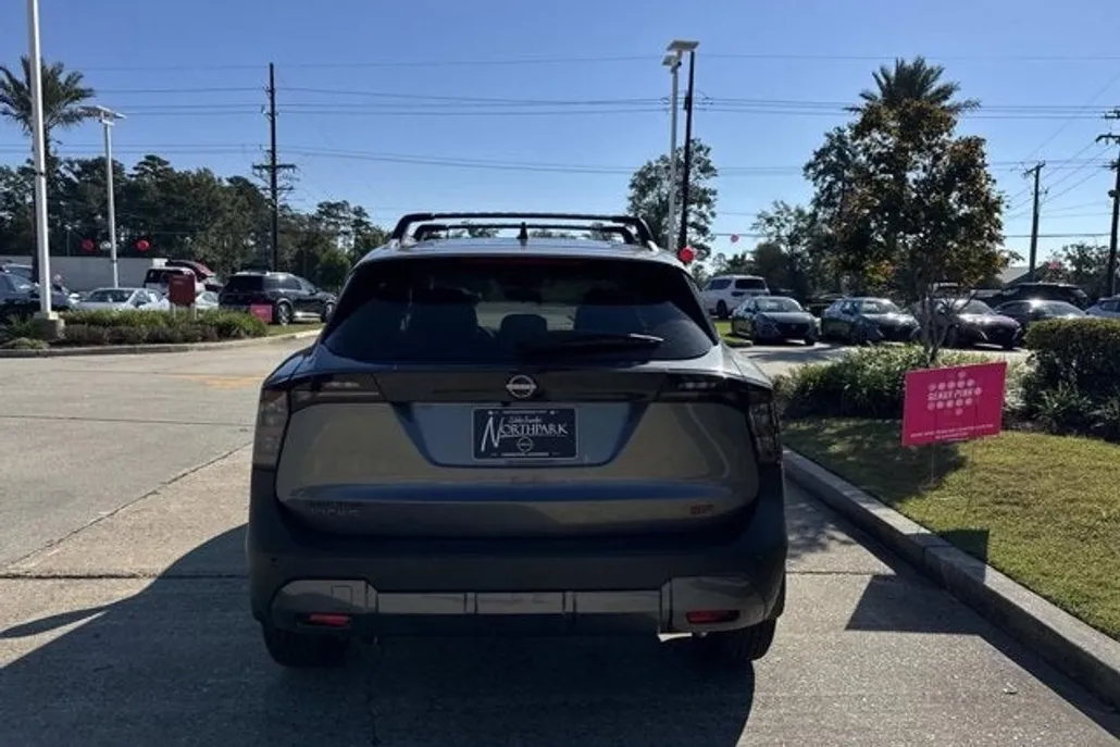 2026 Nissan Kicks SR photo 1
