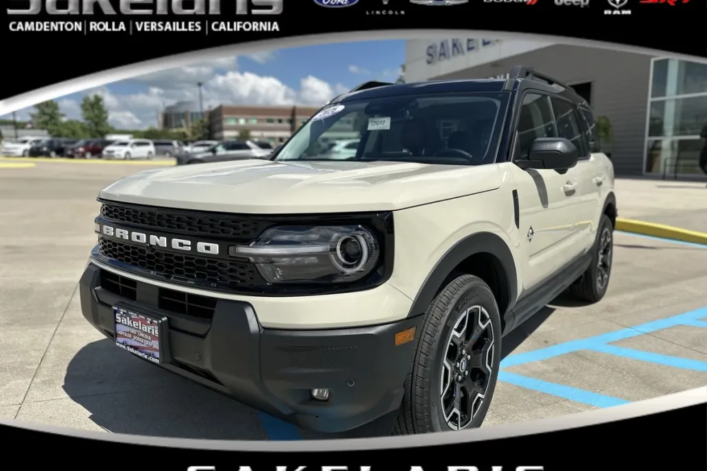 2025 Ford Bronco Sport Outer Banks photo 1