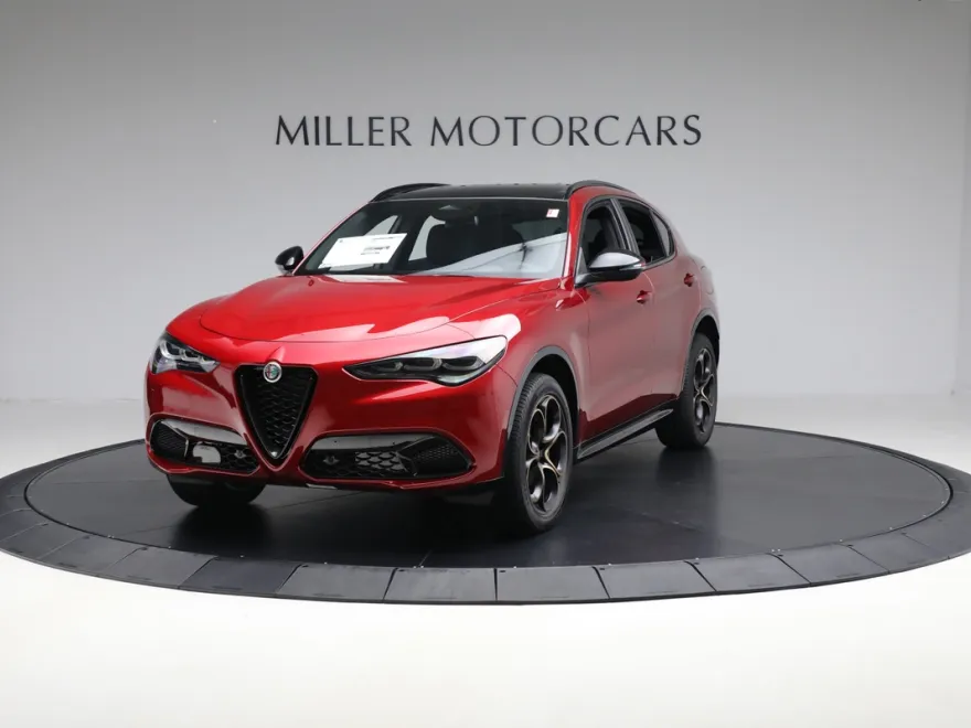 2025 Alfa Romeo Stelvio Sprint Base photo 1