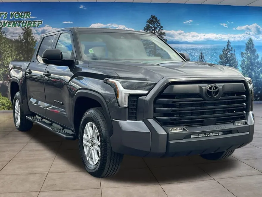 2025 Toyota Tundra SR5 CrewMax photo 1