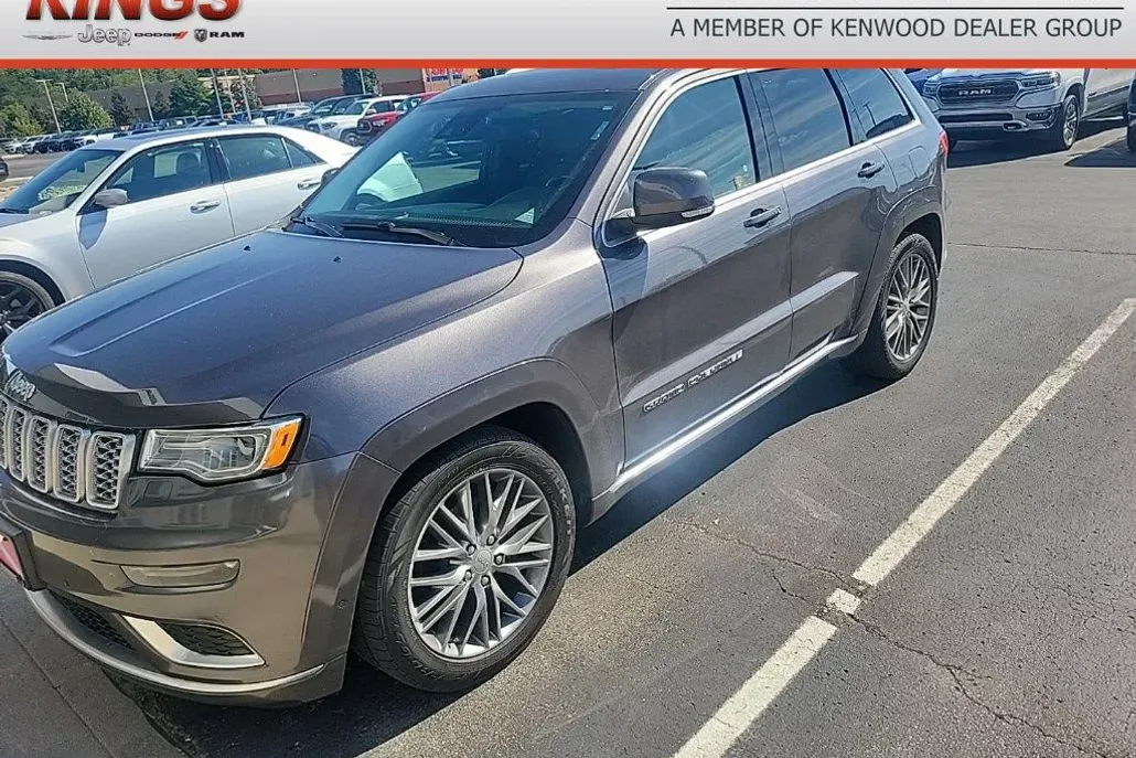 2017 Jeep Grand Cherokee Summit photo 1