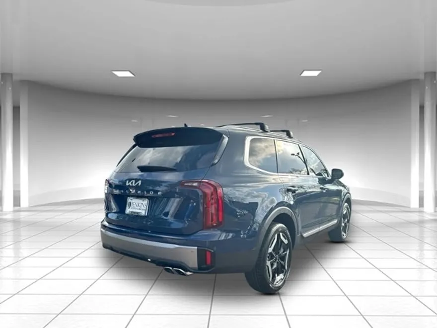 2025 Kia Telluride S photo 1
