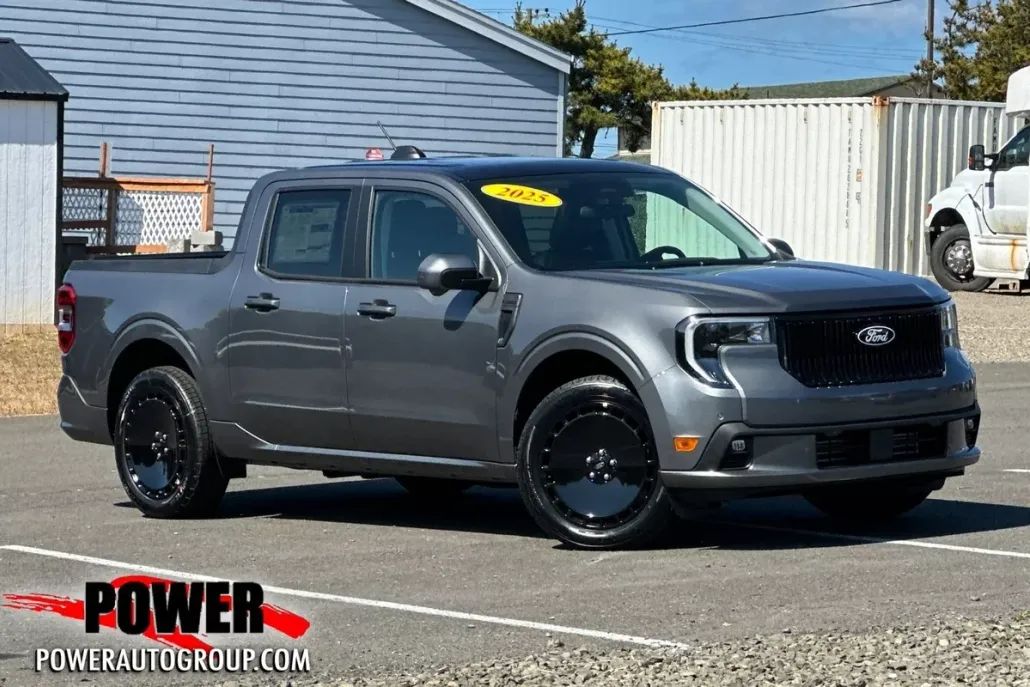 2025 Ford Maverick photo 1