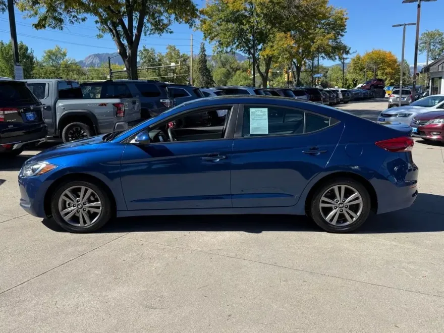 2017 Hyundai Elantra SE photo 1