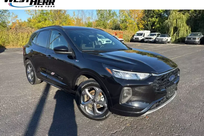 2023 Ford Escape ST-Line Select photo 1
