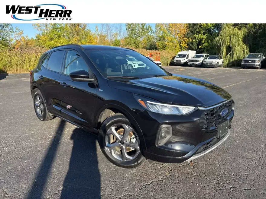 2023 Ford Escape ST-Line Select photo 1