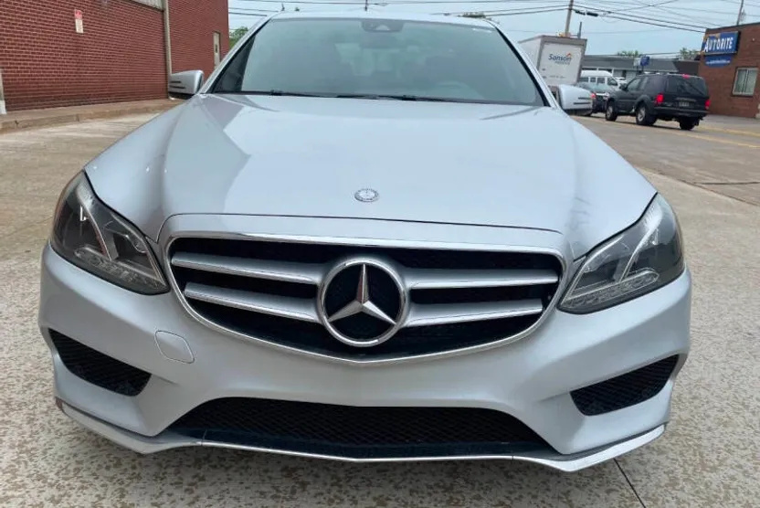 2016 Mercedes Benz E 350 photo 1