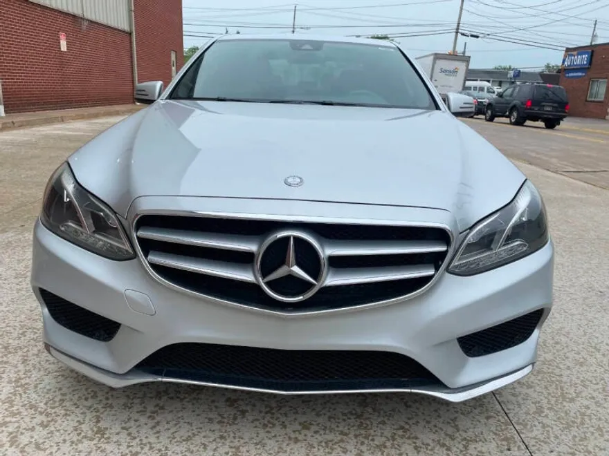 2016 Mercedes Benz E 350 photo 1