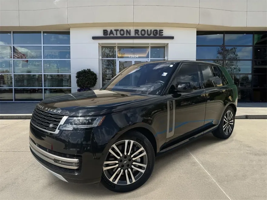 2023 Land Rover Range Rover SE photo 1