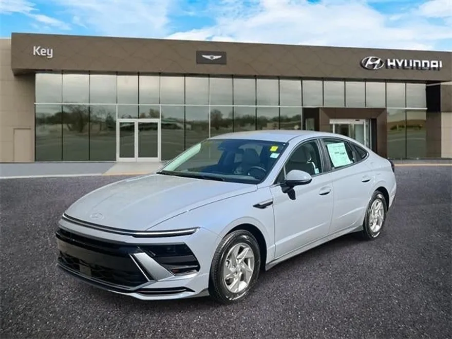 2025 Hyundai Sonata SE photo 1