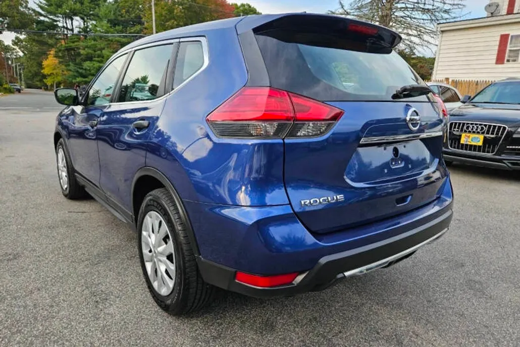 2017 Nissan Rogue S photo 1